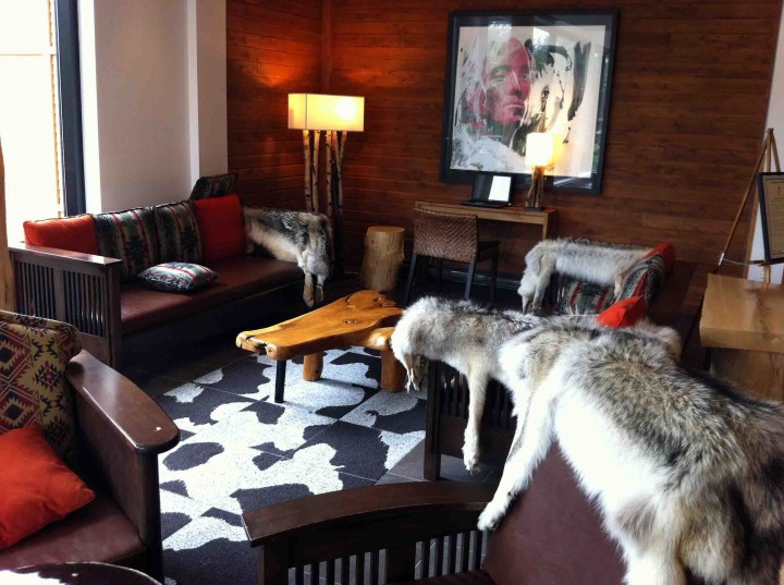 huron_wendat_hotel_wendake