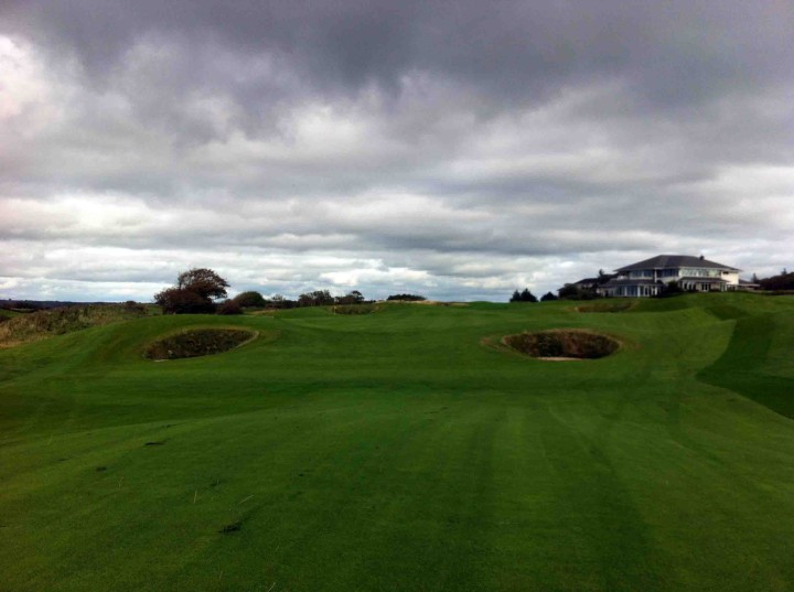 green_approaching_18_galway_bay_golf_resort_ireland