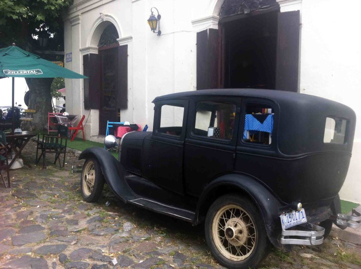 classic_car_colonia_uruguay