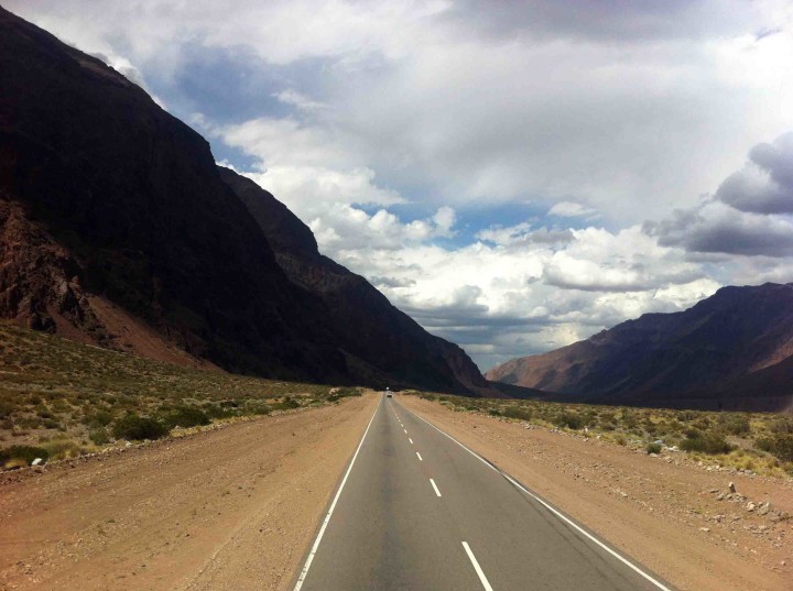 road_andes_argentina_chile