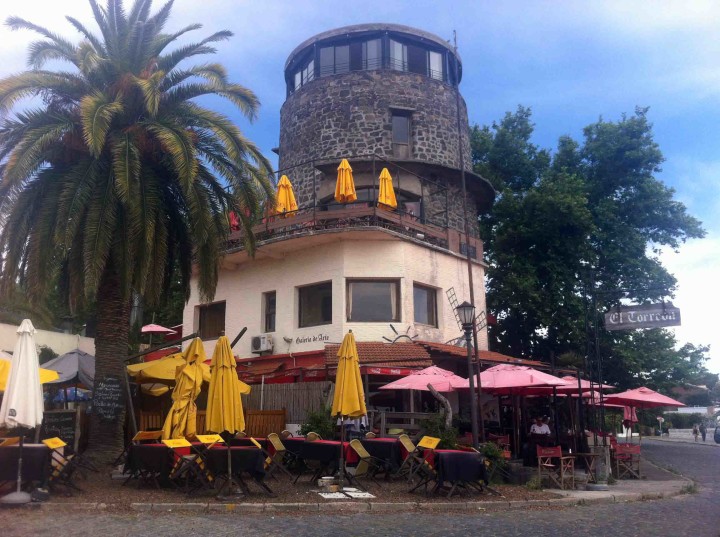 seaside_restaurant_colonia_uruguay