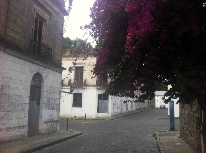 street_corner_old_town_colonia_uruguay