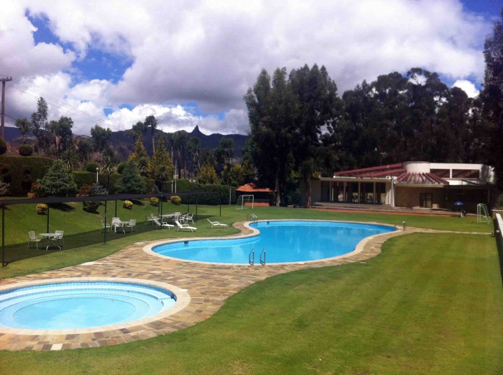 pools_la_paz_golf_club_bolivia