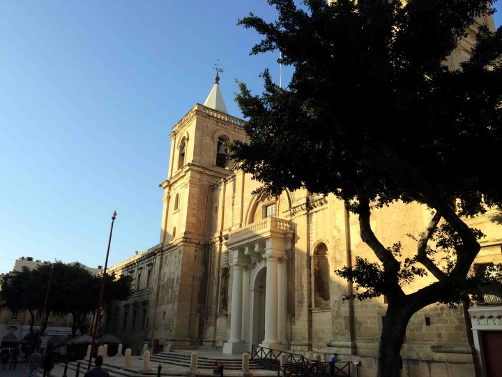 cathedral_sunset_valletta_malta