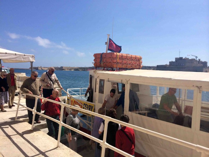ferry_to_birgu_from_valletta_malta