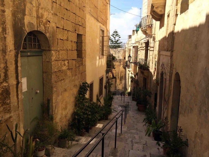 narrow_streets_birgu_malta