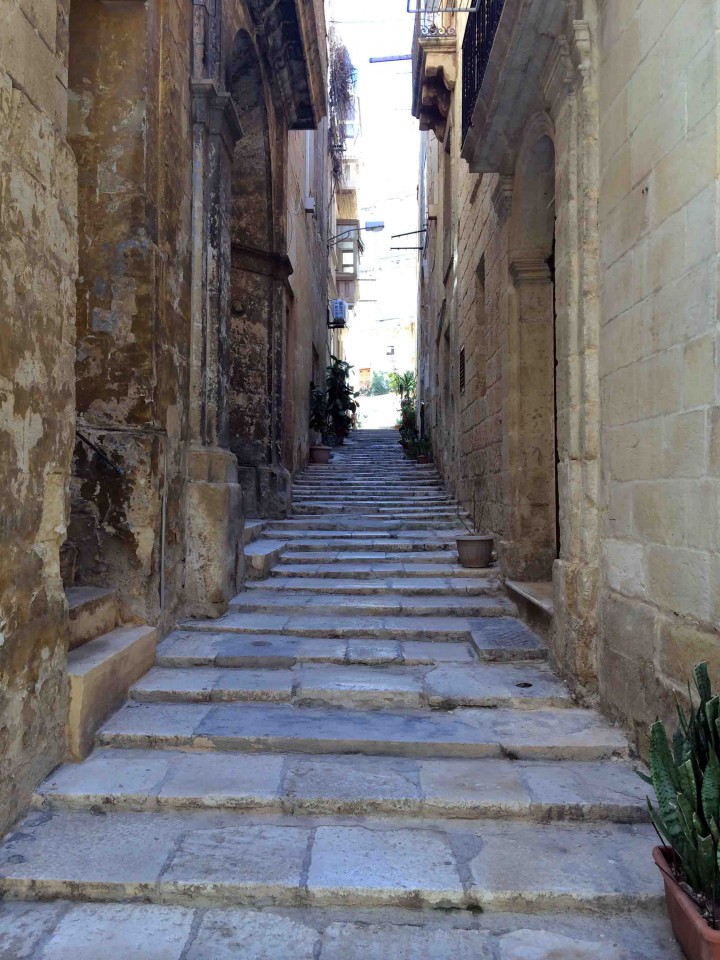 side_streets_birgu_malta