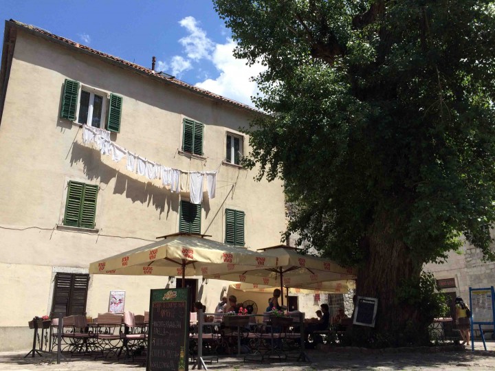 courtyard_old_town_kotor_montenegro