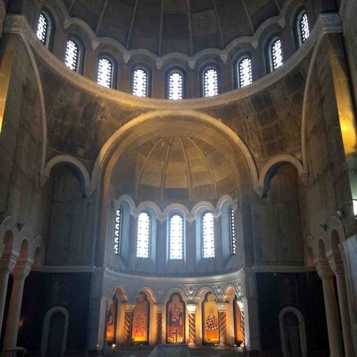 inside_orthodox_church_belgrade_serbia