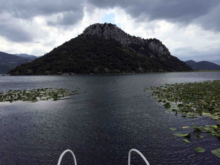 mountain_dead_ahead_lake_skadar