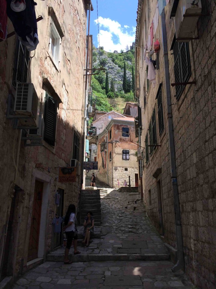 quiet_laneway_old_town_kotor_montenegro