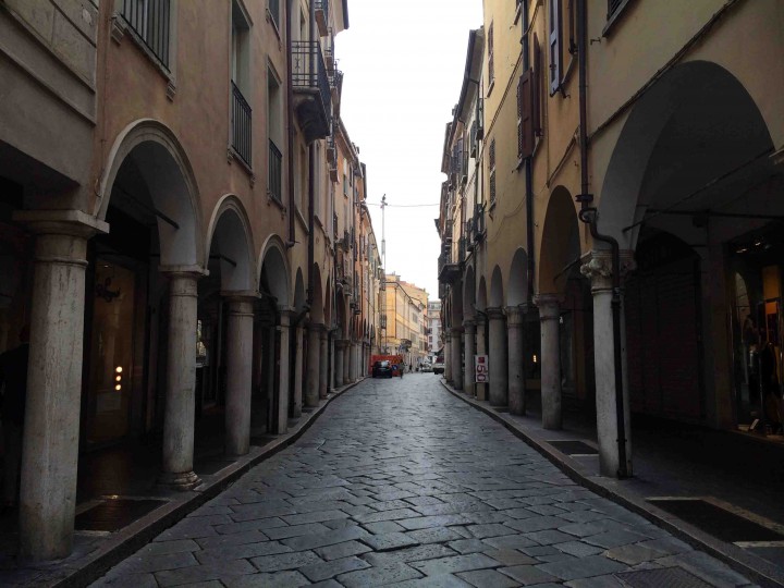 cobble_stone_streets_mantua_italy