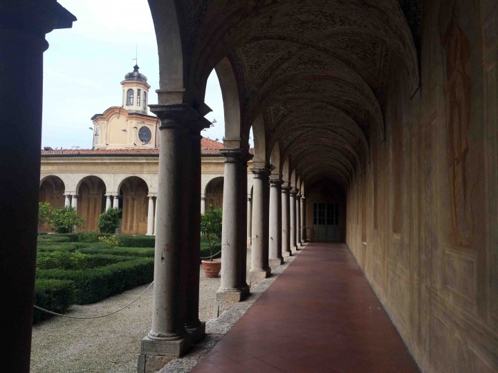courtyard_ducal_palazzo_mantua_italy