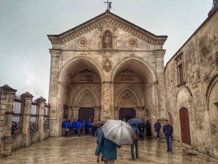 courtyard_of_monte_sant_angelo_gargano