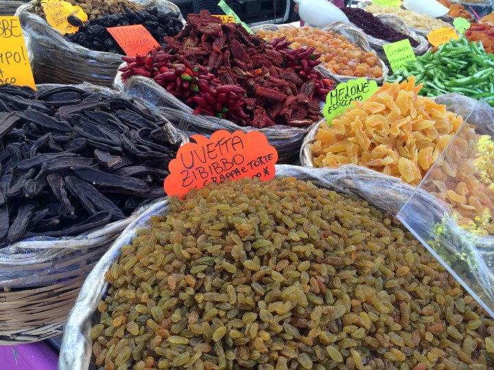 produce_for_sale_sagra_dei_crotti_chiavenna_italy