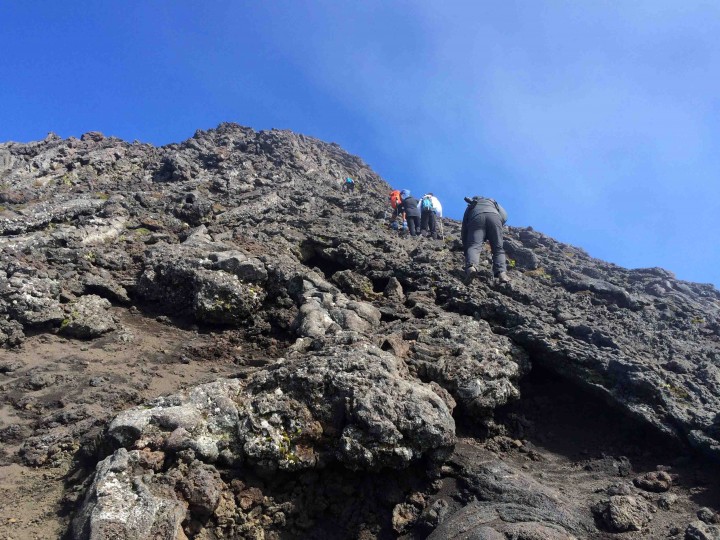 summit_climb_mount_pico_azores