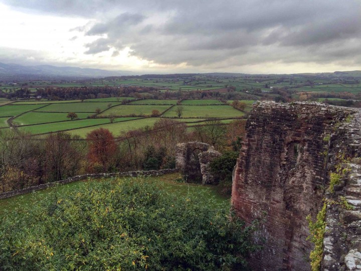 views_denbigh_castle