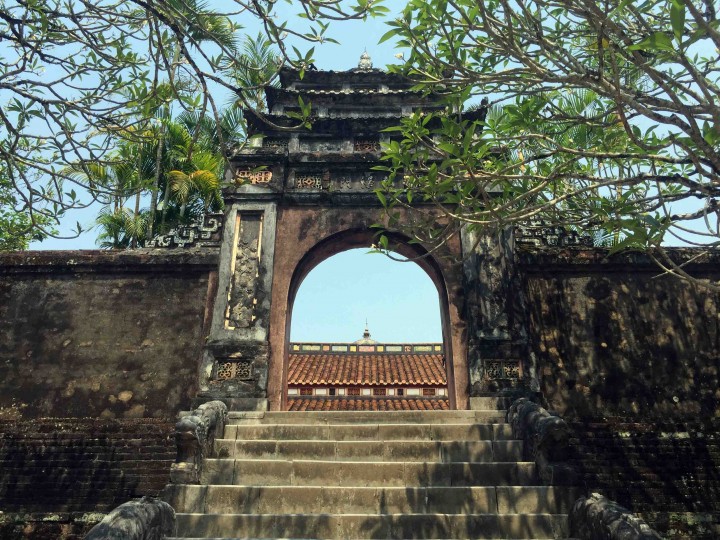 inside_minh_mang_tomb