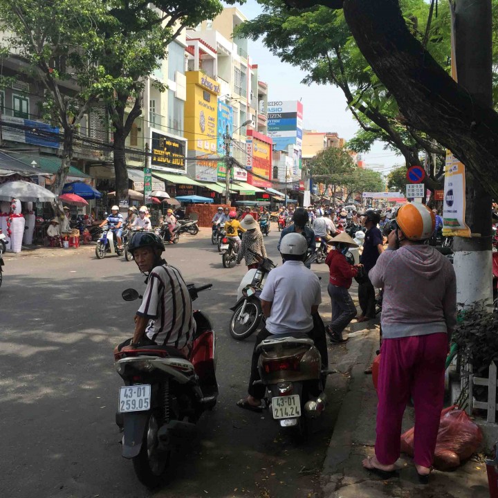 streets_da_nang_vietnam
