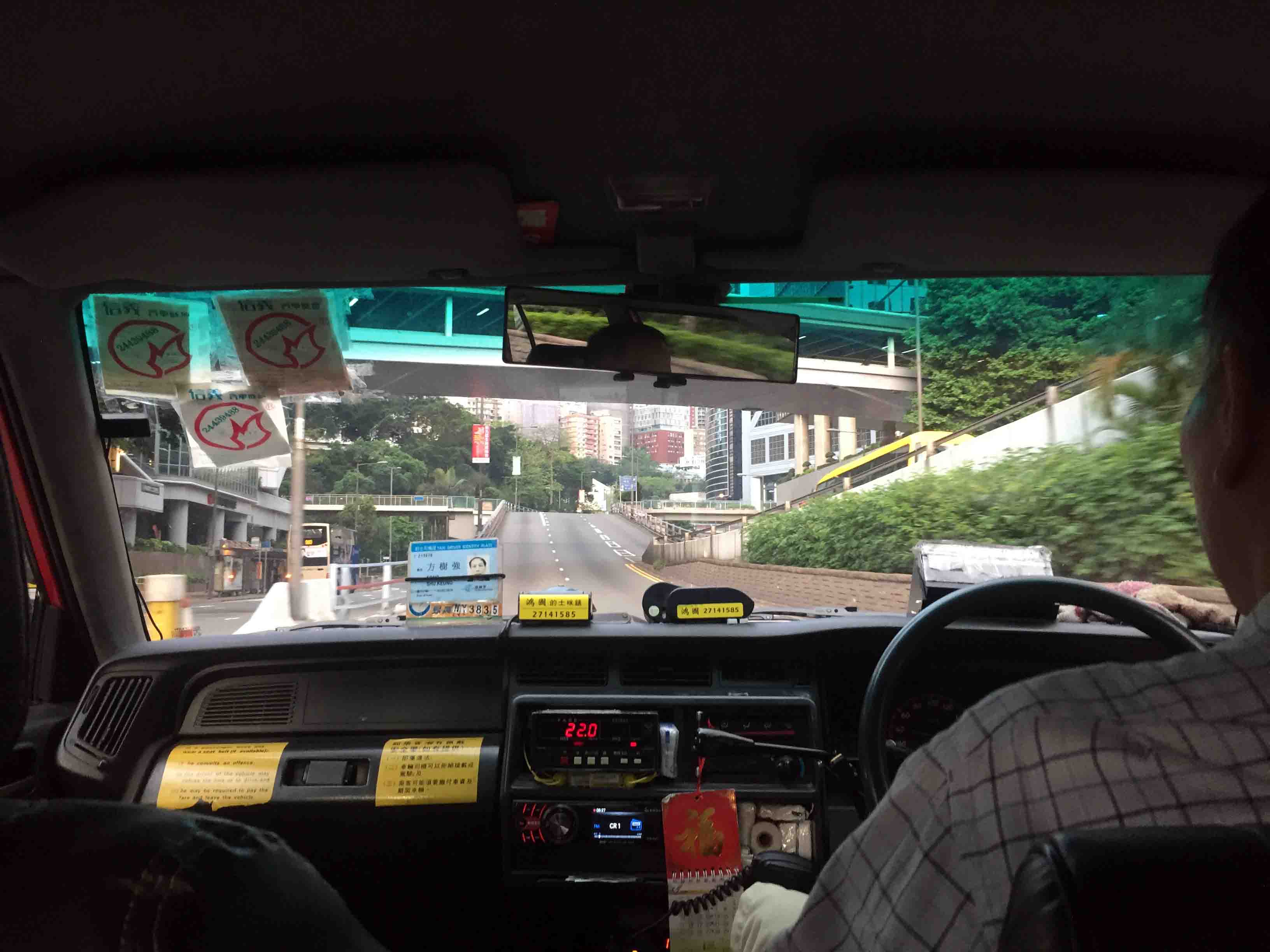 taxi-cabs-hong-kong