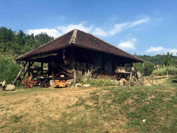 rustic_cabin_serbia