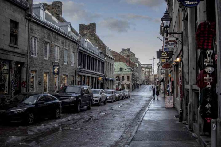 where to stay in old Montreal