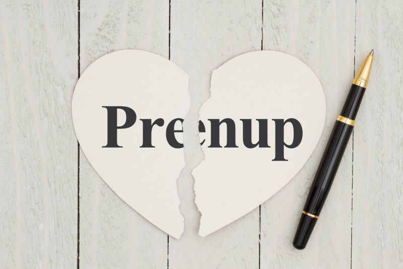 4 Signs You Should Hire a Prenup Lawyer