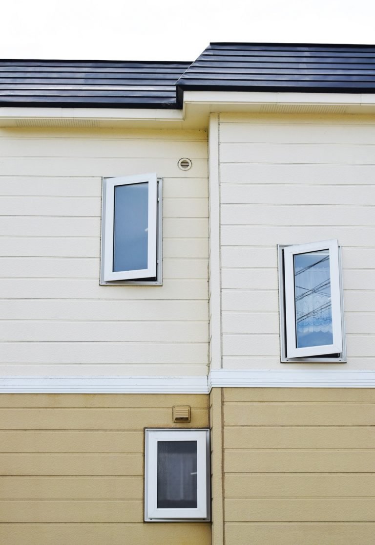 Wood Siding vs. Vinyl Siding Which Should You Choose?