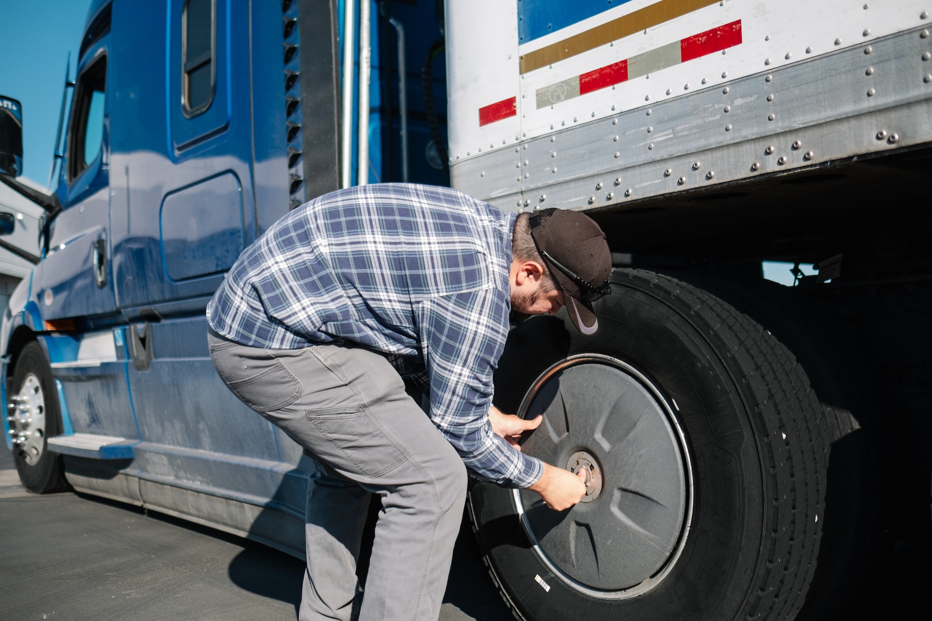 5 Tips For Ensuring An Auto Transport Company Is Reliable