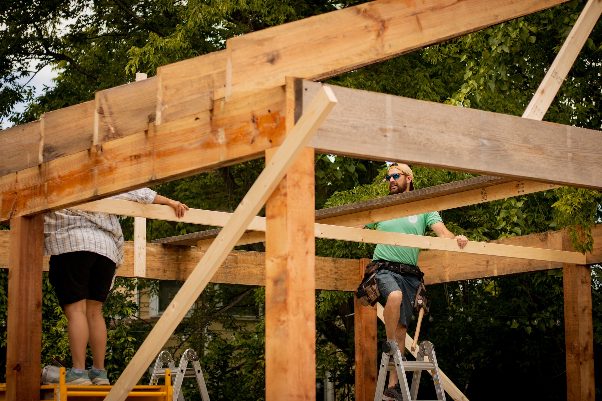 How to Choose the Right Contractors for Your Barn Construction Project