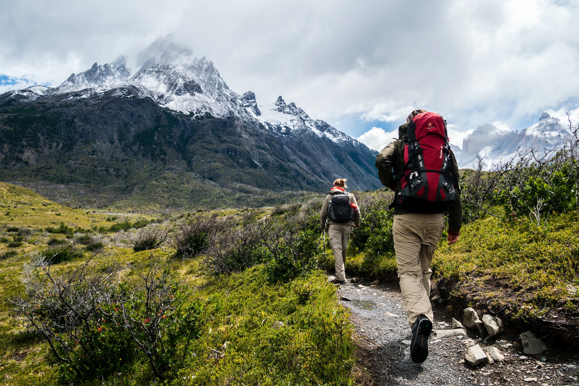 Hiking With Friends? Try These Fun Activities for a Memorable Adventure