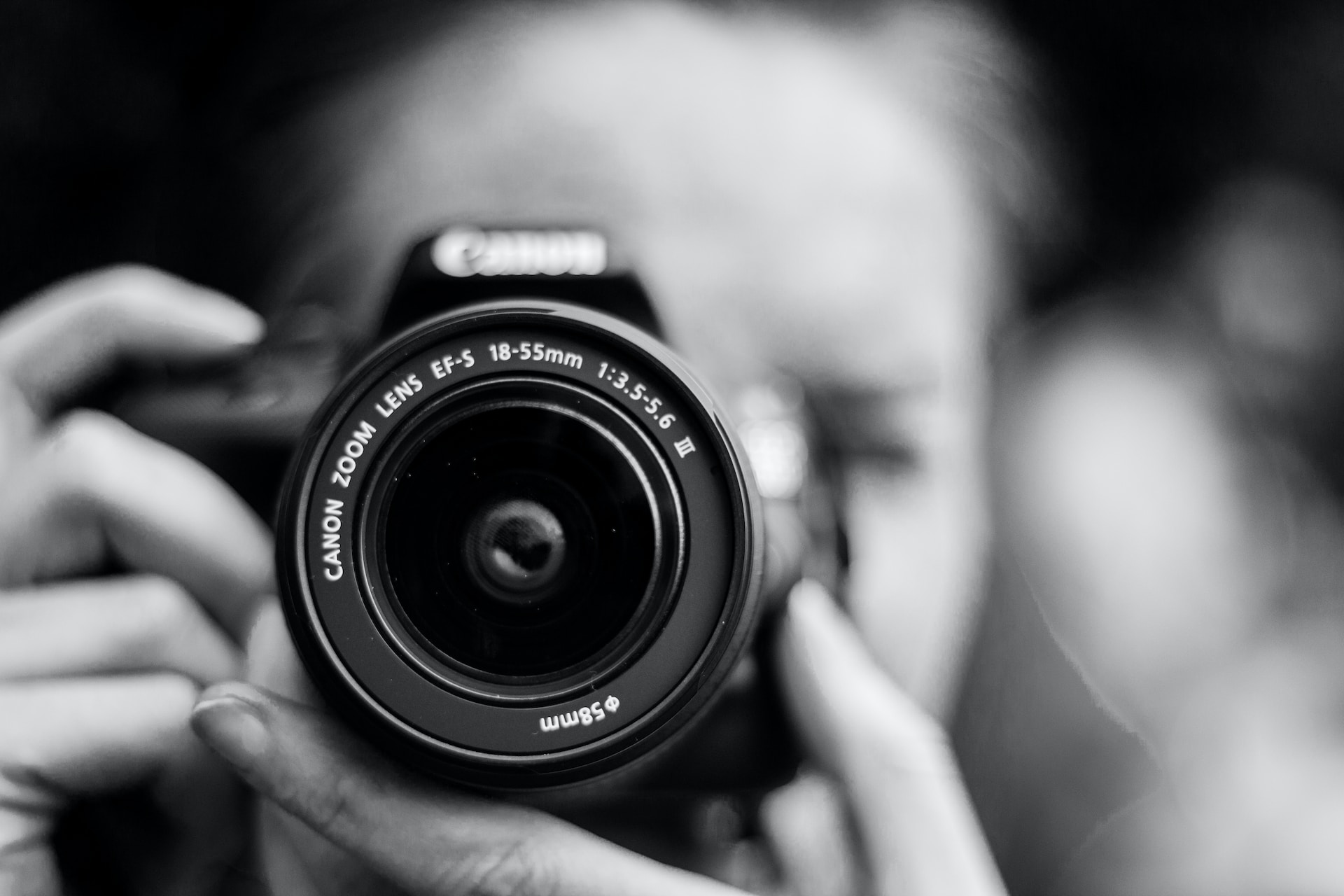The Art of Love: How a Wedding Photographer Transforms Moments into Memories