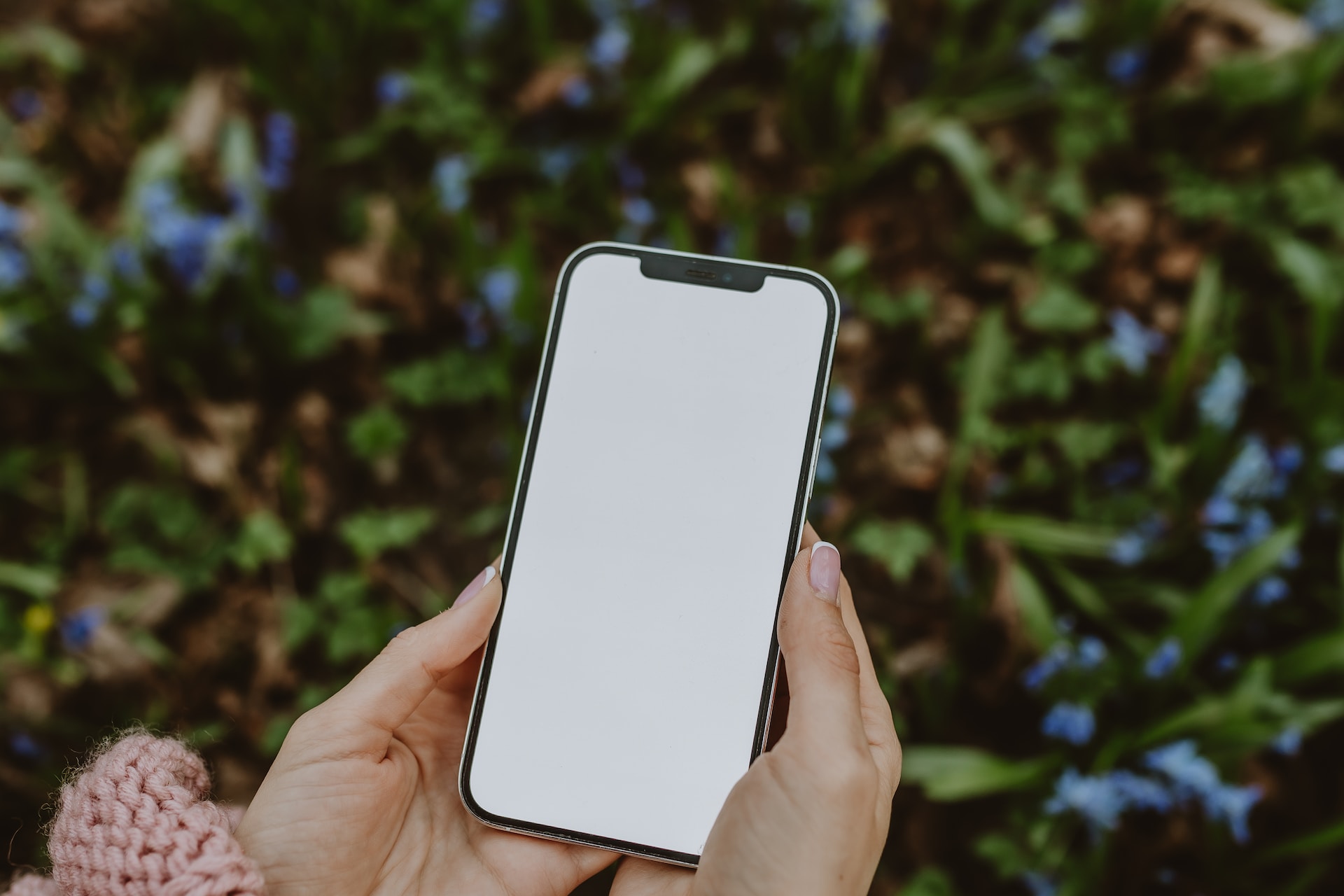 A Foolproof Guide to Giving Your Cherished Device a New Lease on Life: iPhone 12 Pro Screen Replacement