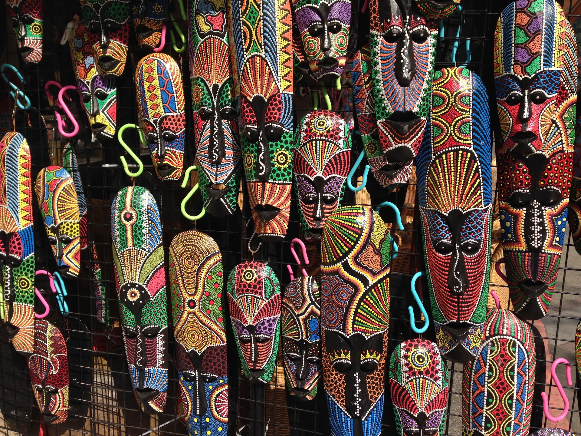 Connecting Past and Present: Australian Aboriginal Art as a Cultural Expression