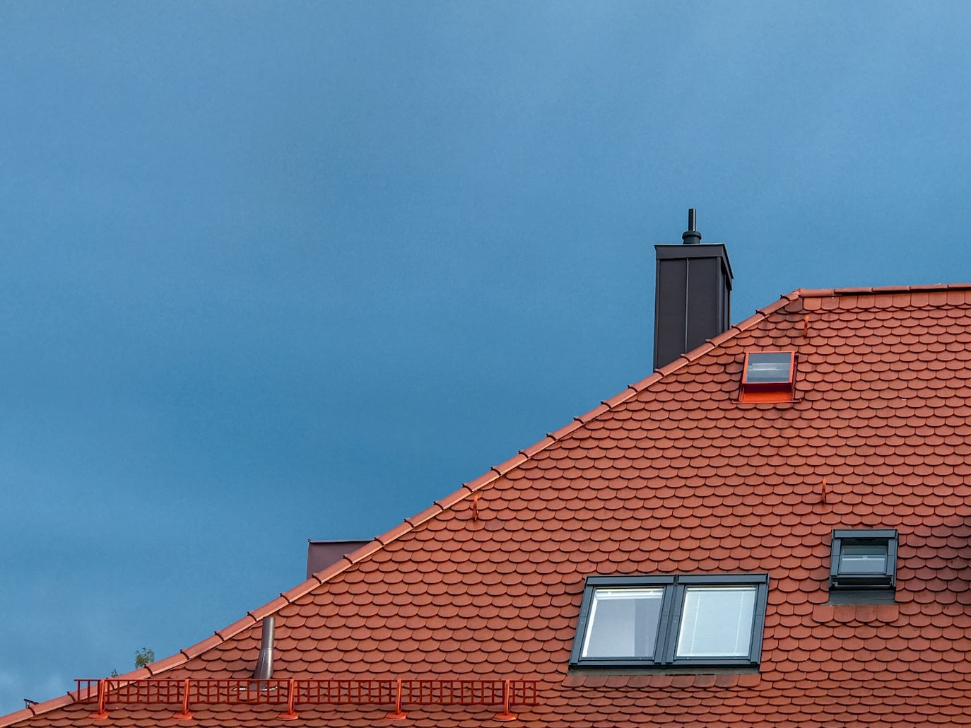 Roof Rescue: 6 Easy Strategies for Home Protection