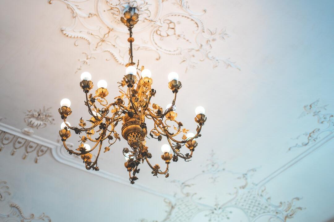 Evolution of Glass Chandeliers: History of These Luxury Light Fixtures