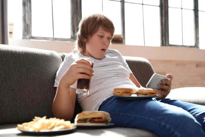 How to stop binge eating at night