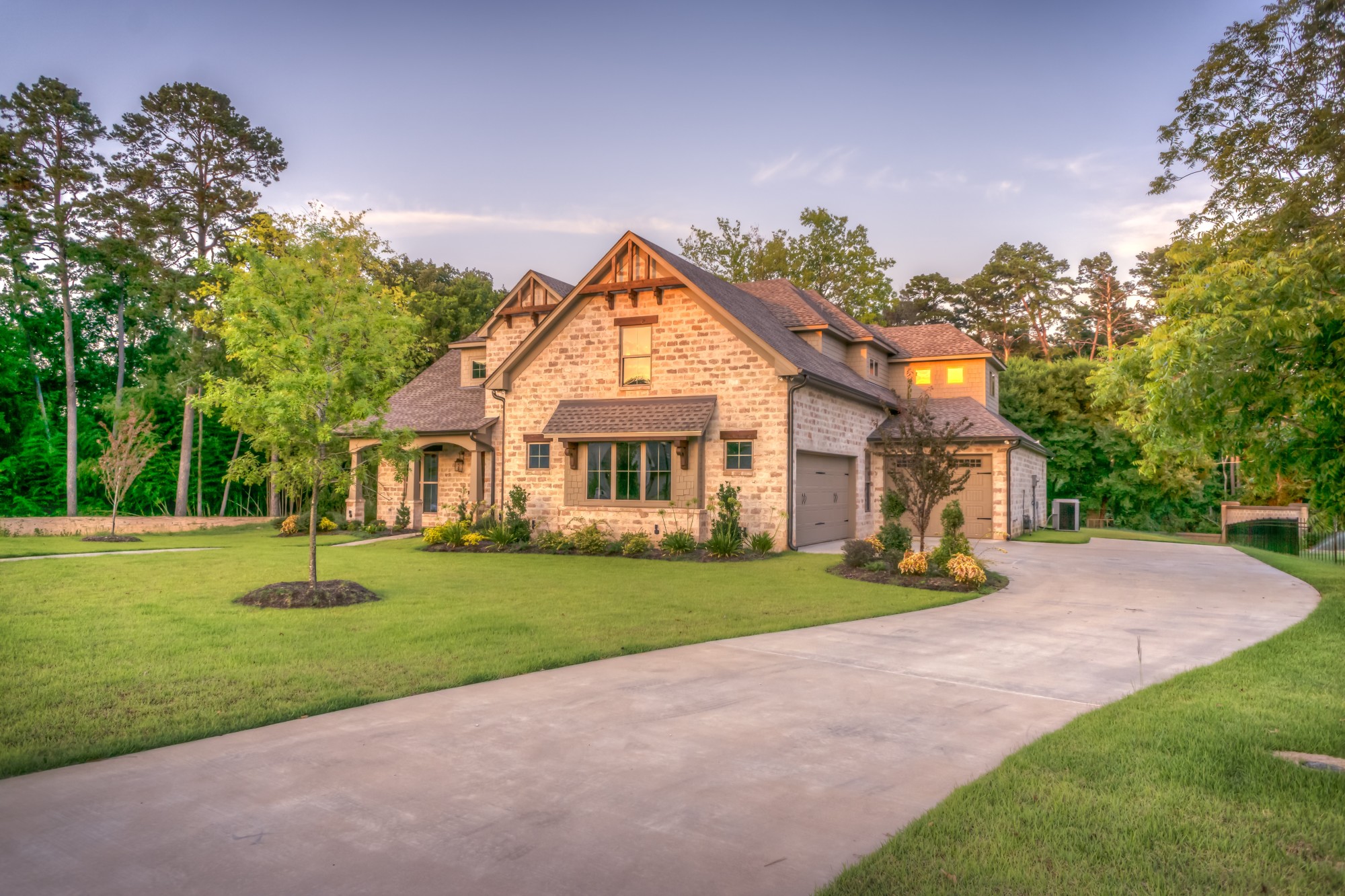 The Benefits of Elevating Your Modern Ranch House in a Flood Zone Area