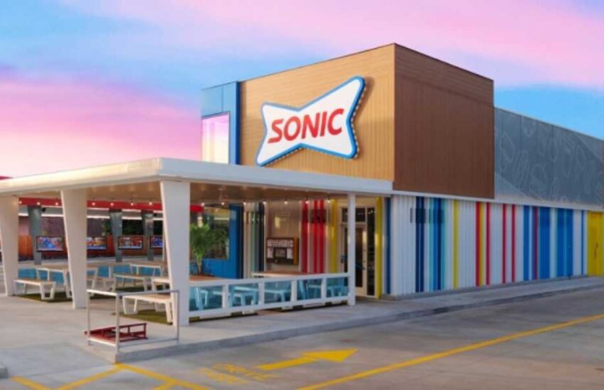 what time does sonic stop serving breakfast