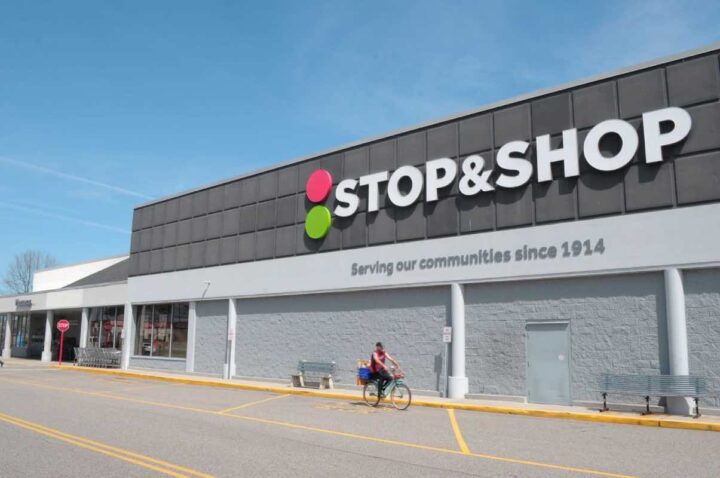 is stop and shop going out of business