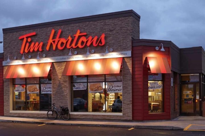 when does tim hortons stop serving breakfast